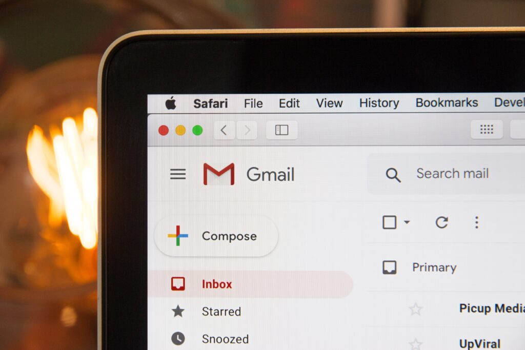Gmail电子邮件屏幕为贸易展跟进